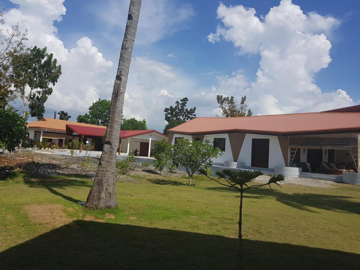 Tauig Beach Resort Моалбоал Екстер'єр фото