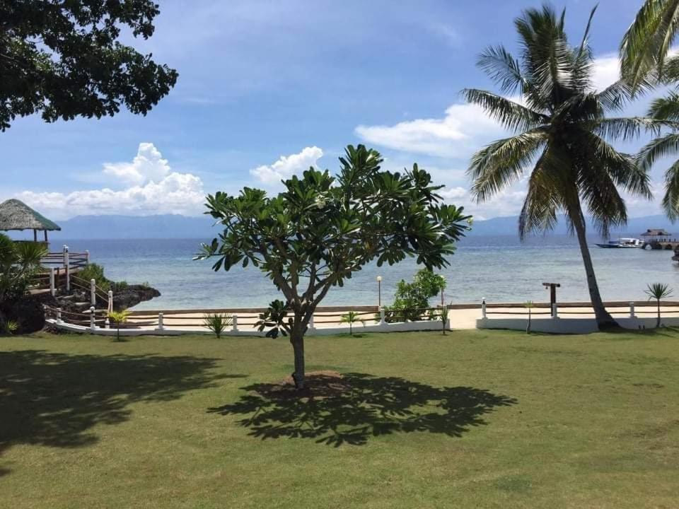 Tauig Beach Resort Моалбоал Екстер'єр фото