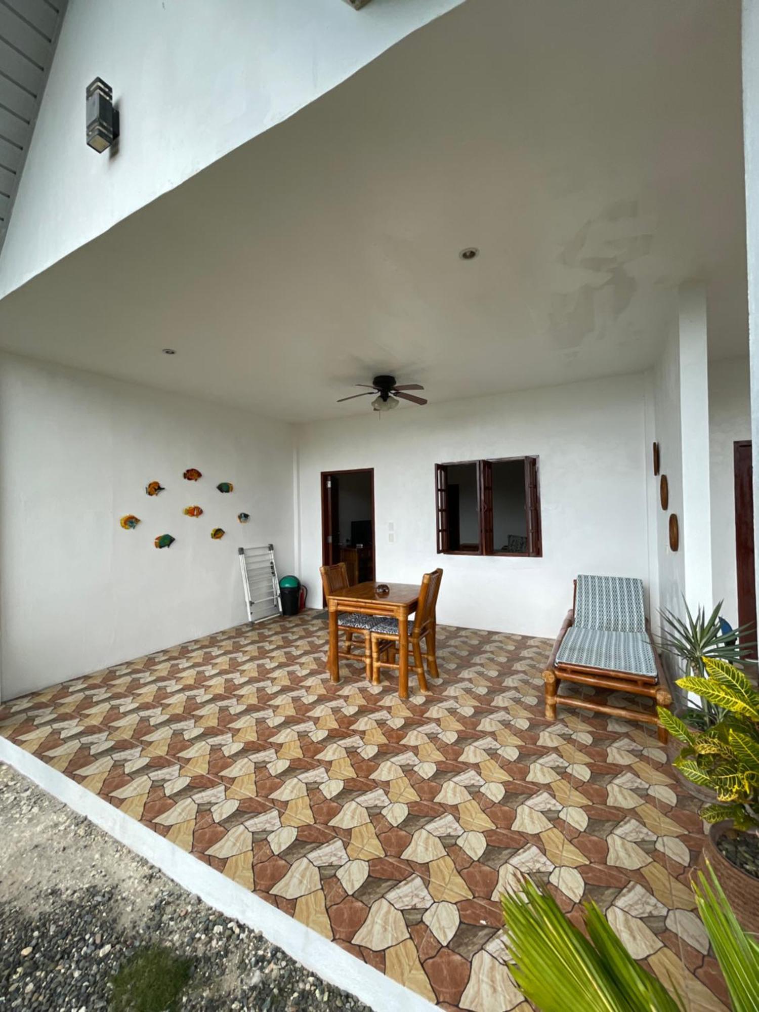 Tauig Beach Resort Моалбоал Екстер'єр фото